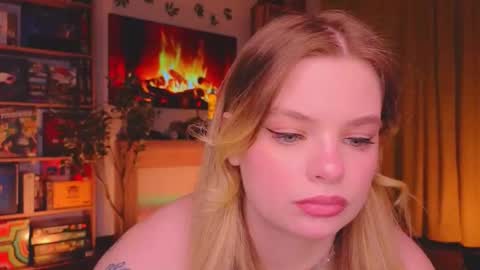 Snapshot of hottie_jane chatting on November 2025 02:31:02 PM Jane online show from November 2025 02:31:02 PM