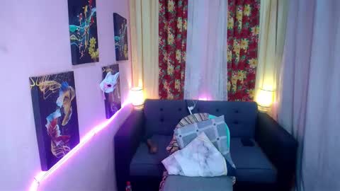 UrhotChristina online show from February 2025 11:36:01 AM
