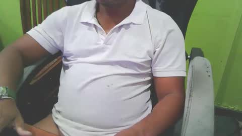 hugedguy2023 online show from March 2026 09:18:02 PM