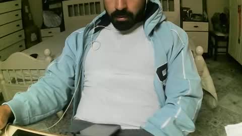hugeveiny online show from May 2026 04:02:02 PM