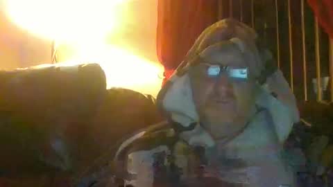 Snapshot of hung69foryou chatting on December 2024 10:03:02 PM hung69foryou online show from December 2024 10:03:02 PM