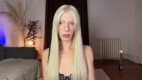Snapshot of hung_angel_xxl chatting on June 2026 10:45:02 PM Alice help me reach 100 likes online show from June 2026 10:45:02 PM