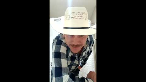 hung_bullrider online show from April 2026 07:45:01 AM