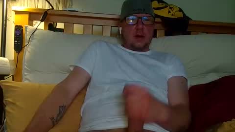 HuingsingleDad79 online show from April 2026 04:01:01 PM