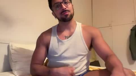 HunkyGuy09 online show from September 2025 07:14:02 PM