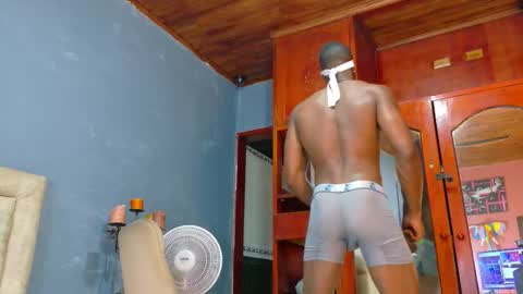 Hunter  online show from November 2025 07:26:02 PM