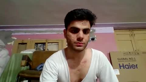 huzaifa654 online show from November 2025 10:34:02 PM