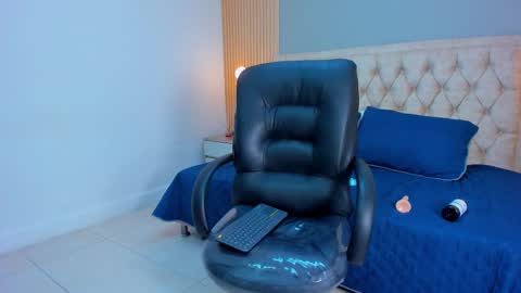 hxxyro online show from March 2026 01:40:02 PM