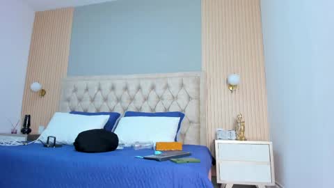 hxxyro online show from April 2026 01:04:02 PM