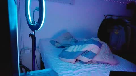 hydroblast777 online show from April 2026 06:03:02 AM