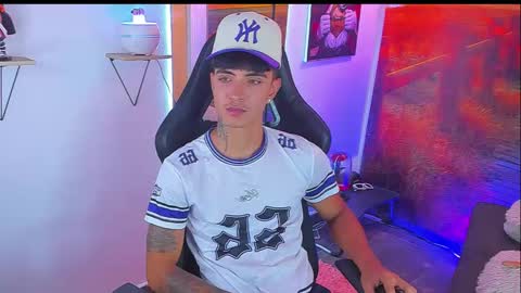Light online show from September 2025 01:42:01 AM