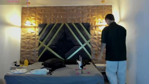 IAN CASTILLO online show from April 2026 11:14:02 AM