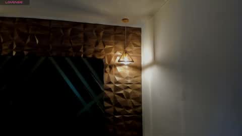 IAN CASTILLO online show from April 2026 11:11:02 AM