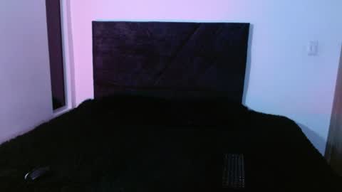 Ian Davis online show from June 2026 03:42:01 AM