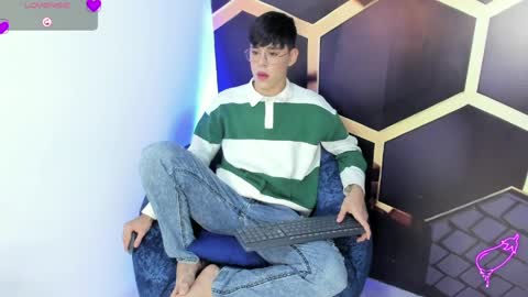 Snapshot of ianblake_ chatting on May 2026 03:47:02 AM Ian online show from May 2026 03:47:02 AM