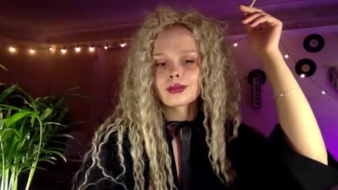 Nina online show from January 2026 11:51:02 PM