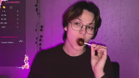 Ksenia online show from May 2026 08:39:01 PM