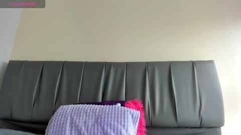 Isabella online show from March 2026 12:20:01 PM