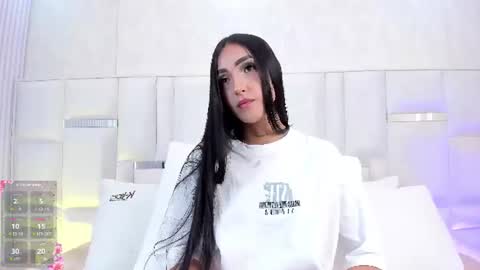 Snapshot of im_isabella1 chatting on June 2026 09:23:01 PM im_isabella1 online show from June 2026 09:23:01 PM