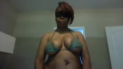 Snapshot of im_laa30z chatting on June 2026 01:43:01 PM weet exy Cougar online show from June 2026 01:43:01 PM