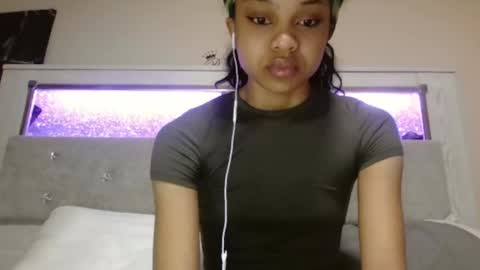 Snapshot of imanilove495 chatting on January 2025 03:20:01 AM scarlett amour online show from January 2025 03:20:01 AM