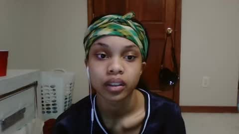 Snapshot of imanilove495 chatting on February 2025 08:44:02 AM scarlett amour online show from February 2025 08:44:02 AM