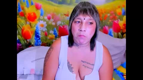 indianroxy27 online show from April 2026 01:42:02 AM