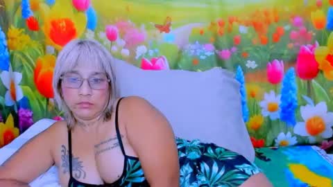 indianroxy27 online show from June 2026 12:27:01 AM