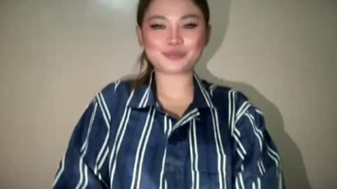 Snapshot of into_the_nightxxx chatting on June 2026 05:53:02 AM KATH online show from June 2026 05:53:02 AM