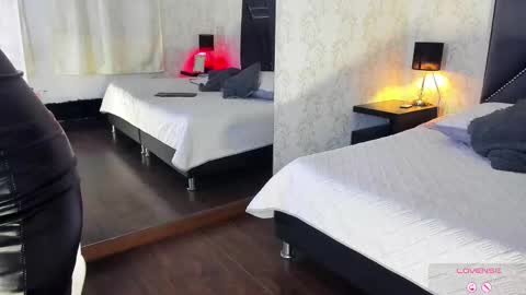 Queen Iris online show from March 2026 03:29:01 PM