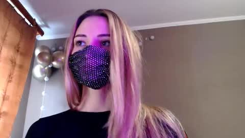 Lily online show from November 2025 11:43:02 AM