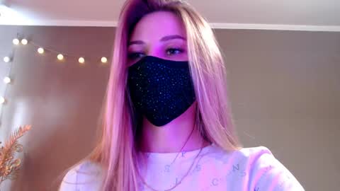 Lily online show from May 2026 02:44:02 PM