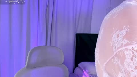 Iris Moira  online show from April 2026 11:24:02 AM