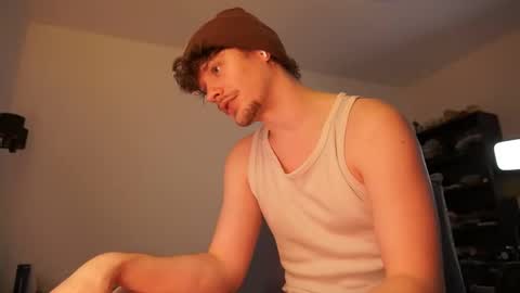 Snapshot of ironthud chatting on December 2025 09:32:02 PM Sam online show from December 2025 09:32:02 PM