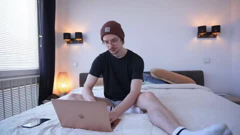 Sam online show from April 2026 12:58:01 PM