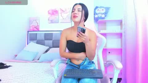 Isabella online show from April 2026 01:57:02 PM