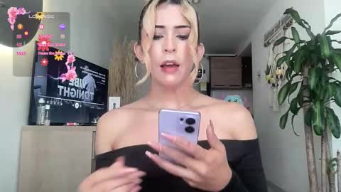 Isabella online show from March 2026 01:11:02 PM