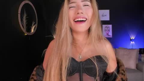 Isa Cortes  online show from April 2026 03:39:01 PM