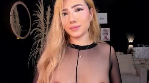 Isa Cortes  online show from July 2026 02:33:01 PM