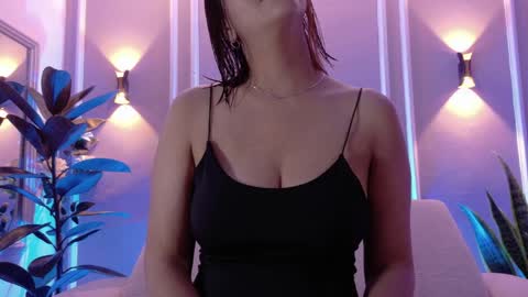 Isabella online show from April 2026 12:13:01 PM