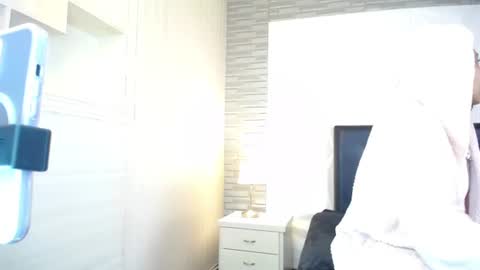 isaak_salomee online show from June 2026 12:03:02 PM