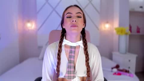 Isa  online show from December 2025 04:05:01 PM