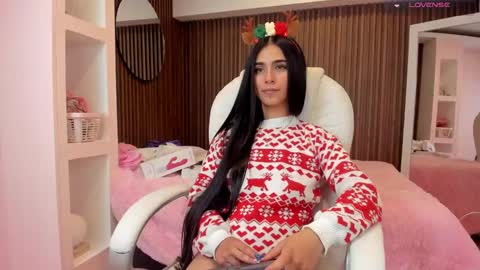 Isabella Cooper online show from December 2024 11:29:02 PM