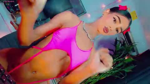 isabellagirs online show from April 2026 08:09:02 PM