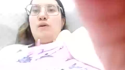 isabellahunter2 online show from June 2026 05:08:01 AM