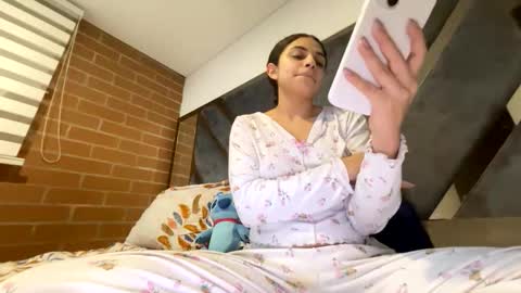 Isabella.. back again  online show from February 2026 12:29:01 AM