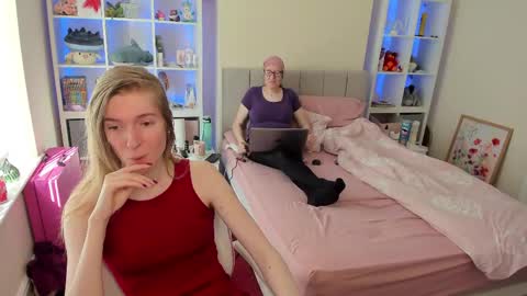 Snapshot of isabelle99dm chatting on April 2026 03:46:01 PM isabella online show from April 2026 03:46:01 PM