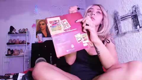 Snapshot of isabelle_sara chatting on July 2026 10:05:02 PM isabelle_sara online show from July 2026 10:05:02 PM