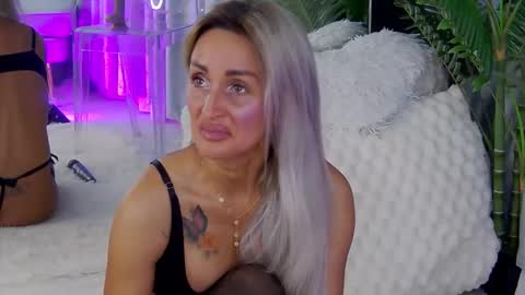 Snapshot of isabelleethan chatting on June 2026 01:28:02 AM IsabelleEthan online show from June 2026 01:28:02 AM