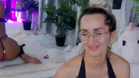 Snapshot of isabelleethan chatting on July 2026 09:43:01 PM IsabelleEthan online show from July 2026 09:43:01 PM